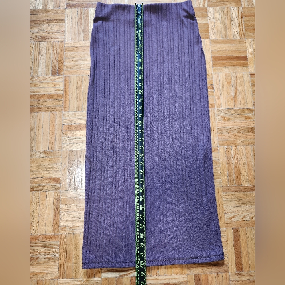 🎉 3/$60 Aritzia Wilfred Free Brown Ribbed Midi Skirt Size Medium - Picture 7 of 7